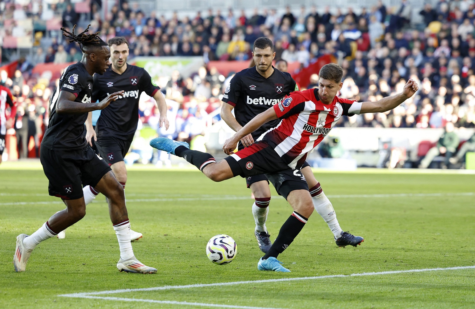 Soi kèo West Ham vs Brentford 22h00, 15/02/2025 Ngoại Hạng Anh Soi kèo West Ham vs Brentford