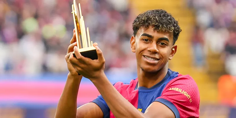Lamine Yamal sau 100 trận: Đuổi kịp Messi, Ronaldo, Mbappe? Những cột mốc ấn tượng của Lamine Yamal