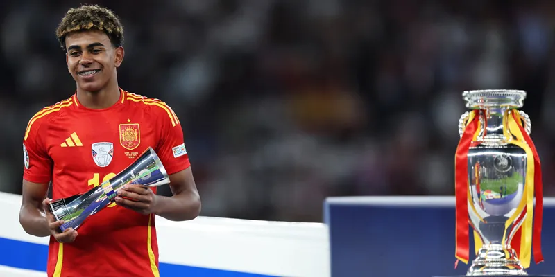 Lamine Yamal sau 100 trận: Đuổi kịp Messi, Ronaldo, Mbappe? Tiềm năng của Lamine Yamal