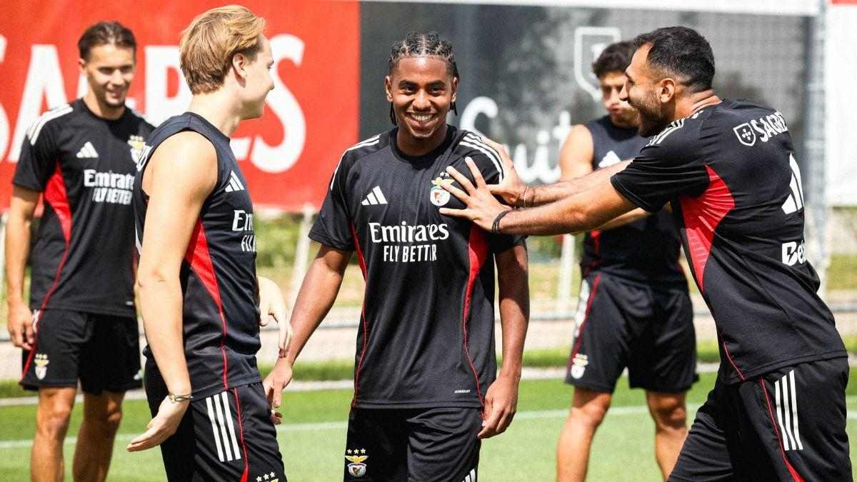 Soi Kèo Fenerbahce Vs Benfica 02h00 21/08 - UEFA Champion League Nhân sự của 2 đội bóng trước màn đại chiến